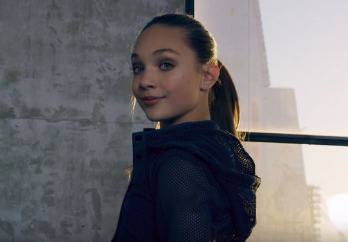 Imala je samo 11 godina kada se pojavila u Siainim spotovima, a danas izgleda neprepoznatljivo (FOTO + VIDEO)