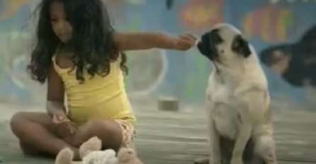 Kada vidite šta ovaj pas radi za malenu djevojčicu rastopit će vam srce (VIDEO)