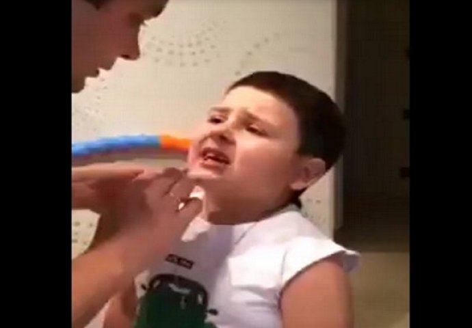 Vađenje zuba na "stari" način, ovako nešto još niste vidjeli (VIDEO)