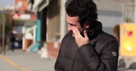 On je gluh, ali jednog posebnog dana dogodilo mu se čudo (VIDEO)