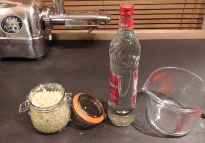 Ako 12 dana zaredom pijete ovaj nevjerovatan napitak napravljen po receptu naših starih, možete odmah baciti zdravstvenu knjižicu! 