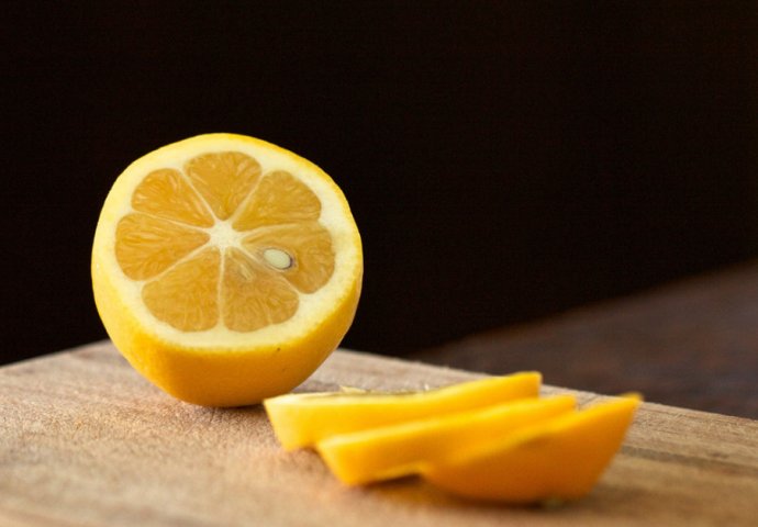 Isjecite 4 limuna na ovaj način i stavite ih u uglove svoje spavaće sobe: Već sutradan primijetit ćete drastičnu razliku! 