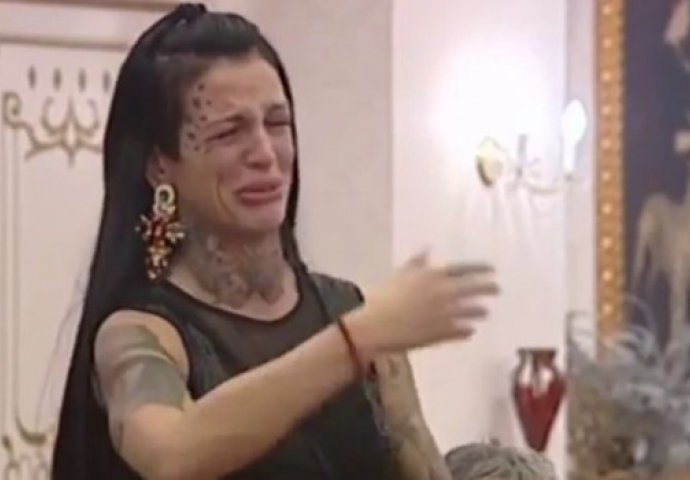 Jelena Krunić grcala od suza nakon razgovora sa dečkom: Trebao bi mi biti najveća podrška, zar ovo da mi uradi?! (VIDEO)