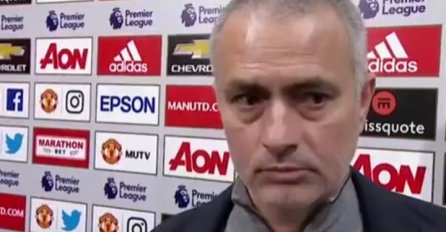 Nervozni Mourinho poludio zbog pitanja, a zatim pobjegao (VIDEO)