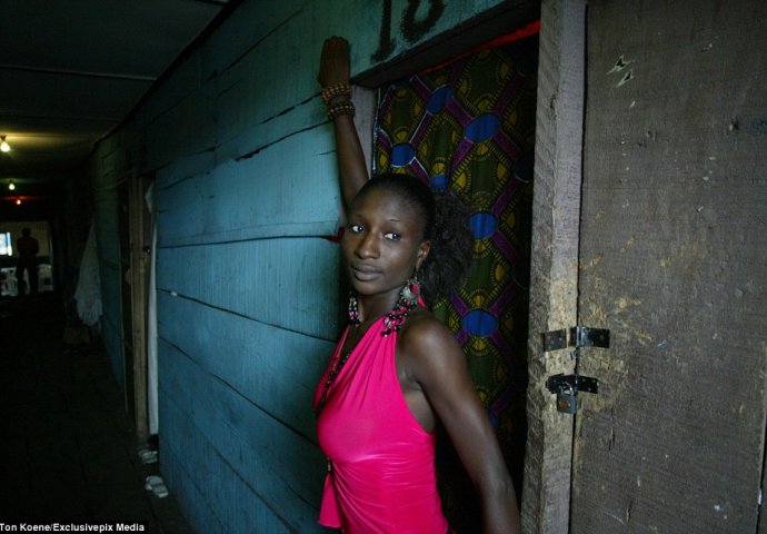 ANĐELI SMRTI: U ovim bordelima na desetine hiljada prostitutki ima sidu, miris bolesti se osjeća u vazduhu (FOTO)