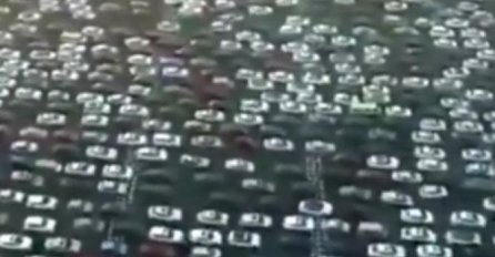 NEVJEROVATNO: Evo kako izgleda gužva na autoputu sa 50 traka! (VIDEO)