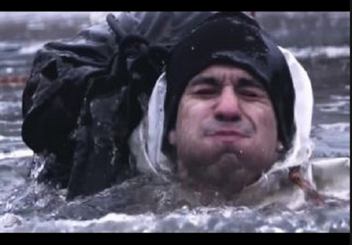 Ekstremno: Američki specijalci moraju biti jači i od zime i skakati u ledenu vodu (VIDEO)