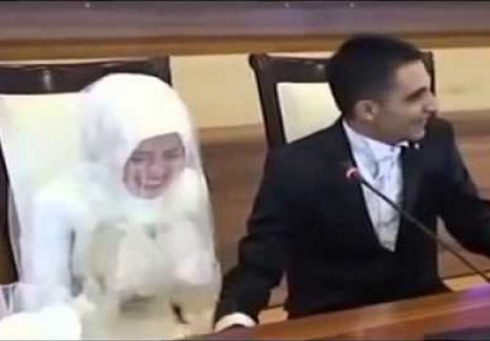 Pogledajte kako se ovom mladiću žuri da uđe u brak (VIDEO)