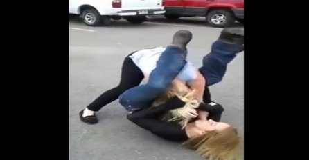 Otela joj momka pa je našla na parkingu i nalupala kao dijete (VIDEO)