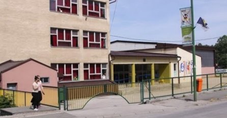 Kad neće vlasti, hoće "bosanski kraljevi nafte": Vlasnici HIFA Oil djeci u tešanjskoj školi darovali pristojne sanitarije