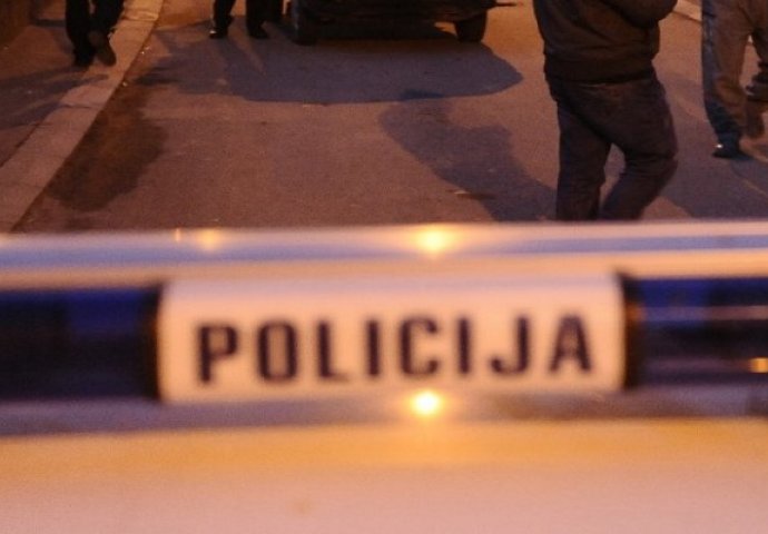 Pucnjava u Novom Beogradu: Ranjen iz drugog automobila dok je sjedio u BMW