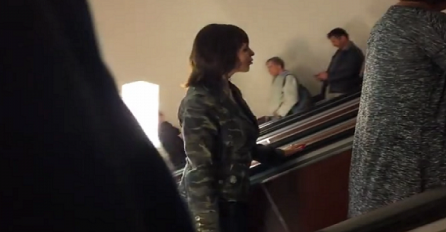 Krišom je snimao ženu na pokretnim stepenicama, a ono što je uradila u tom trenutku obišlo je cijeli svijet (VIDEO)
