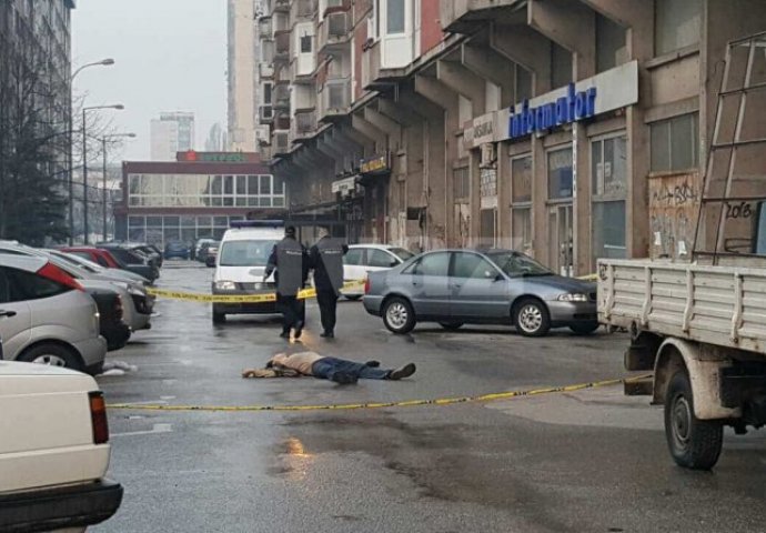 UZNEMIRUJUĆE Muškarac izvršio samoubistvo skokom sa zgrade u Sarajevu 
