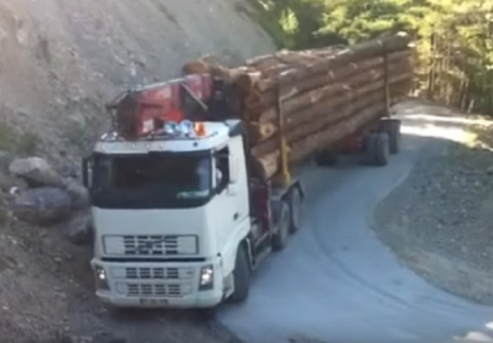 Ovo je najbolji vozač kamiona na svijetu, on prolazi odakle drugi samo sanjaju (VIDEO)