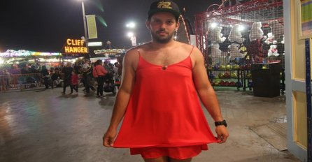 Izgubio je opkladu pa je morao obući ovo i hodati po gradu, reakcije su urnebesne (VIDEO)