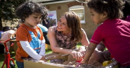 ''Završila sam fakultet i radim kao tetkica u jednoj školi''