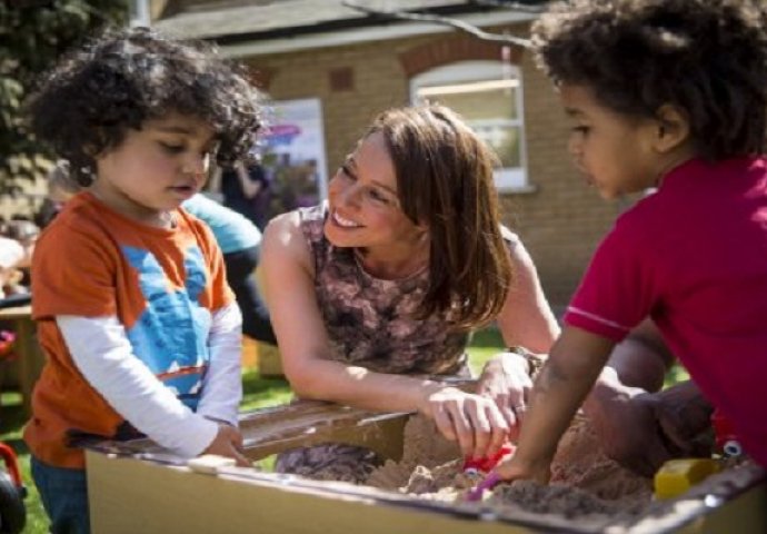 ''Završila sam fakultet i radim kao tetkica u jednoj školi''