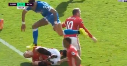 Igrač Bornmuta brutalno zgazio Ibrahimovića po glavi, Šveđanin mu se surovo osvetio (VIDEO)