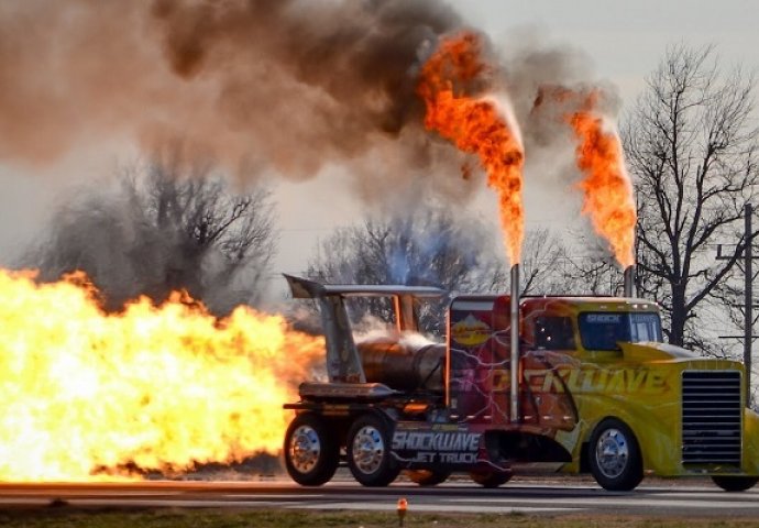 Ovo je monstrum: Pogledajte najbrži kamion na svijetu (VIDEO)