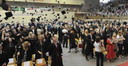 SKANDAL NA TUZLANSKOM UNIVERZITETU Potukli se dekan i profesor - razlog glasanje o članovima Senata!?