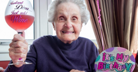 Ima 102 godine, puši najmanje 20 cigareta dnevno i pije vino svaki dan! Ona kaže da je fora dugovječnosti u ovoj voćki