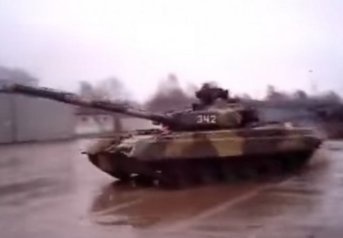 Putinovo "čudo od tenka":  To je ratna Formula 1, kada vidite šta sve može, shvatit ćete što se cijeli svijet plaši ruske vojske (VIDEO)