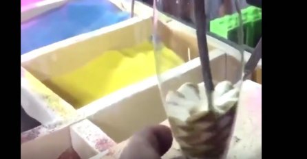 Sipao je pijesak u jeftinu vazu i dobio GENIJALNU stvar koja košta barem 10 puta više (VIDEO)