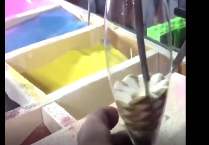 Sipao je pijesak u jeftinu vazu i dobio GENIJALNU stvar koja košta barem 10 puta više (VIDEO)