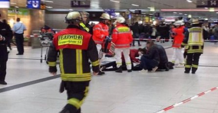  Napad u Düsseldorfu: Pomahnitali muškarac sjekirom ozlijedio nekoliko osoba na željezničkoj stanici
