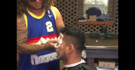Otišao je u frizerski salon da se ošiša, ono što mu je brico uradio nasmijalo je milione (VIDEO)