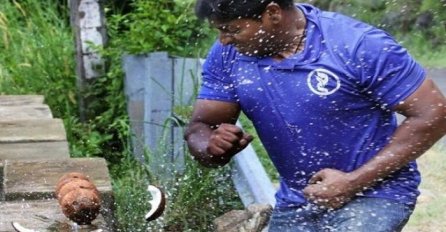 Indijac rukama razbio 124 kokosova oraha za manje od minute (VIDEO)