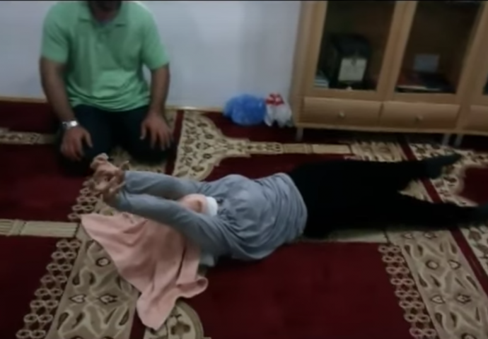 Liječenje Kur'anom: Ovako izgleda napad šejtana na bolesnu osobu (VIDEO)
