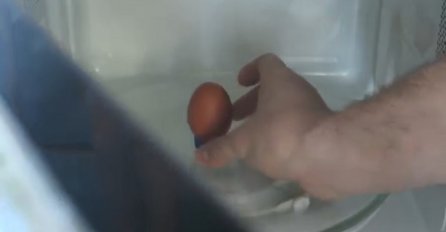 Htio je da vidi šta će se dogoditi kada stavi jaje u mikrovalnu, dobro obratite pažnju na 0:33 sekundu (VIDEO)