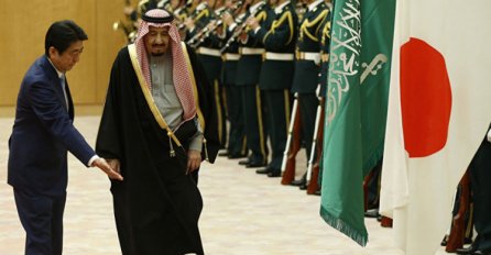 OGROMNO BOGASTVO: Saudijski kralj doputovao u Tokio sa 10 aviona: SVITA ima više od 1.500 ljudi! (VIDEO)