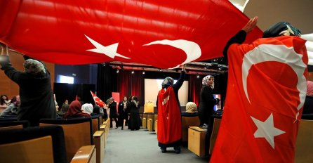 TURSKI MINISTAR ZA EU OMAR ČELIK: Turska uvodi sankcije Holandiji