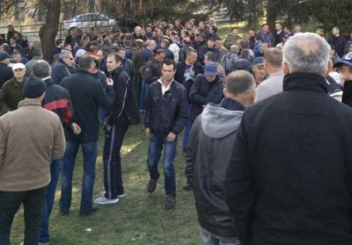 SARAJEVO: Vojni penzioneri napuštaju skup jer su postigli dogovor s Vladom Federacije BiH