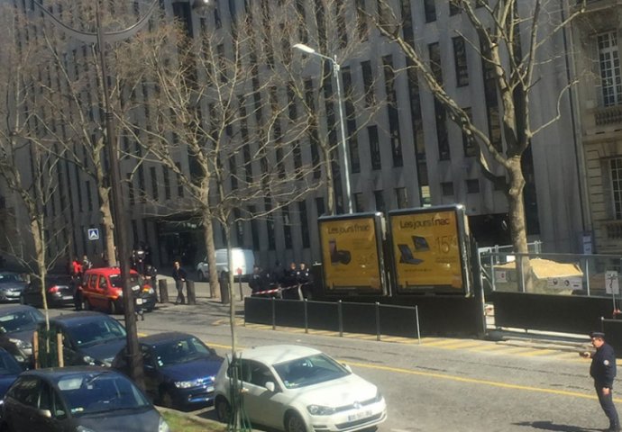 PANIKA U PARIZU: Eksplodiralo pismo bomba u kancelariji MMF-a, ima povrijeđenih!