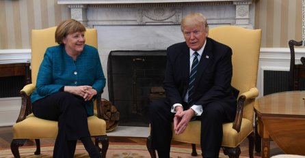 SCENA IZ WASHINGTONA Trumpovi gafovi na konferenciji za novinare sa Merkel: Amerika je fer KOMPANIJA, pardon, država, a ja i Angela imamo nešto zajedničko OBAMA nas je prisluškivao!