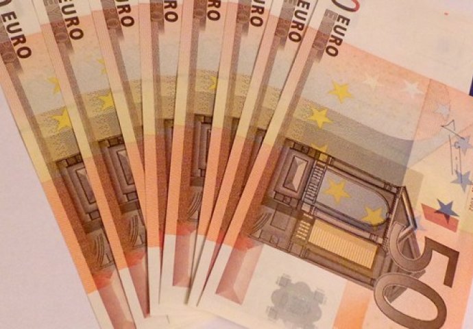 Novčanica od 50 eura više ne izgleda ovako: Od 4. aprila ćete koristiti novu, a evo kako izgleda! (FOTO)