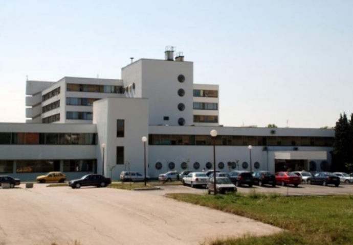 Stigla dojava o postavljenoj bombi ispod sanitetskog vozila u krugu Opšte bolnice u Prijedoru