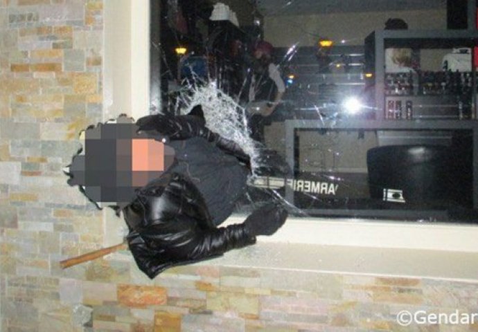 FAIL GODINE: Otišao da pijan pljačka prodavnicu, pa ga policija našla zaglavljenog u izlogu (FOTO)