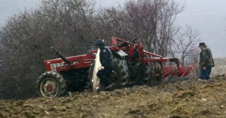 TRAGEDIJA KOJA POTRESA ČELIĆ: Poginuo 39-godišnji vozač traktora od eksplozije mine!