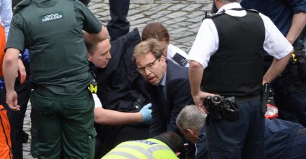 OTKRIVENO - Heroj iz Londona je VETERAN IZ BOSNE: Tobias Ellwood, političar kojemu počast odaje cijela Britanija!