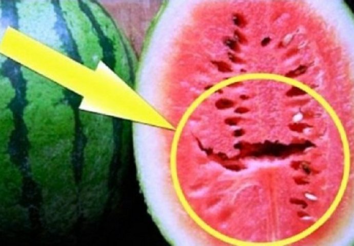 OVO VAM NIKO NIJE REKAO, A OPASNO JE PO ŽIVOT: Ukoliko vidite ovaj procjep unutar lubenice, odmah je bacite! 