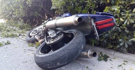 STRAVIČNA NESREĆA: Policajac motociklom udario dvije žene!