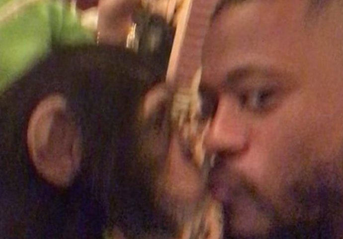 Nadmašio samog sebe: Evra se ljubio s majmunom 