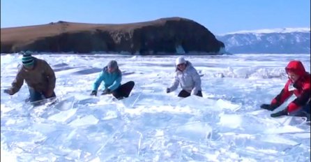 Ovako nešto nikada niste vidjeli: Našli su najčišći led na svijetu, a onda su ga počeli lupati rukama (VIDEO)