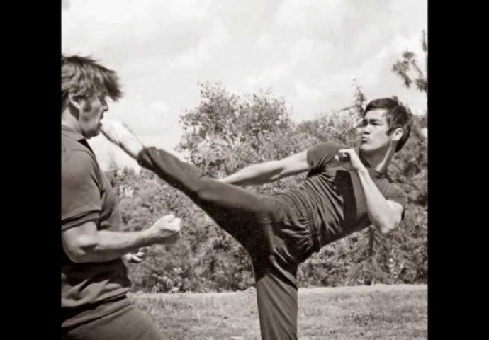 Pogledajte kako Bruce Lee izvodi najbrži udarac nogom koji ste ikada vidjeli (VIDEO)