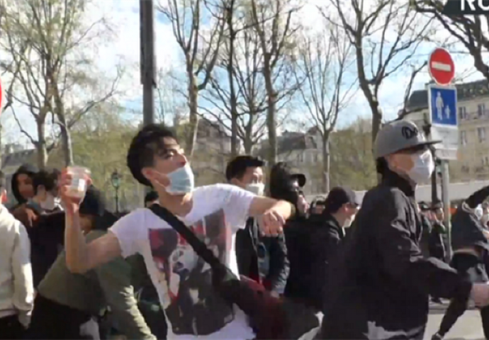 Nemiri u Parizu: Sukob građana i policije na protestu u znak pošte ubijenom Kinezu (FOTO) (VIDEO)