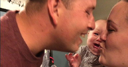 Mama i tata se poljubili, a bebina reakcija nasmijala cijeli svijet (VIDEO) 